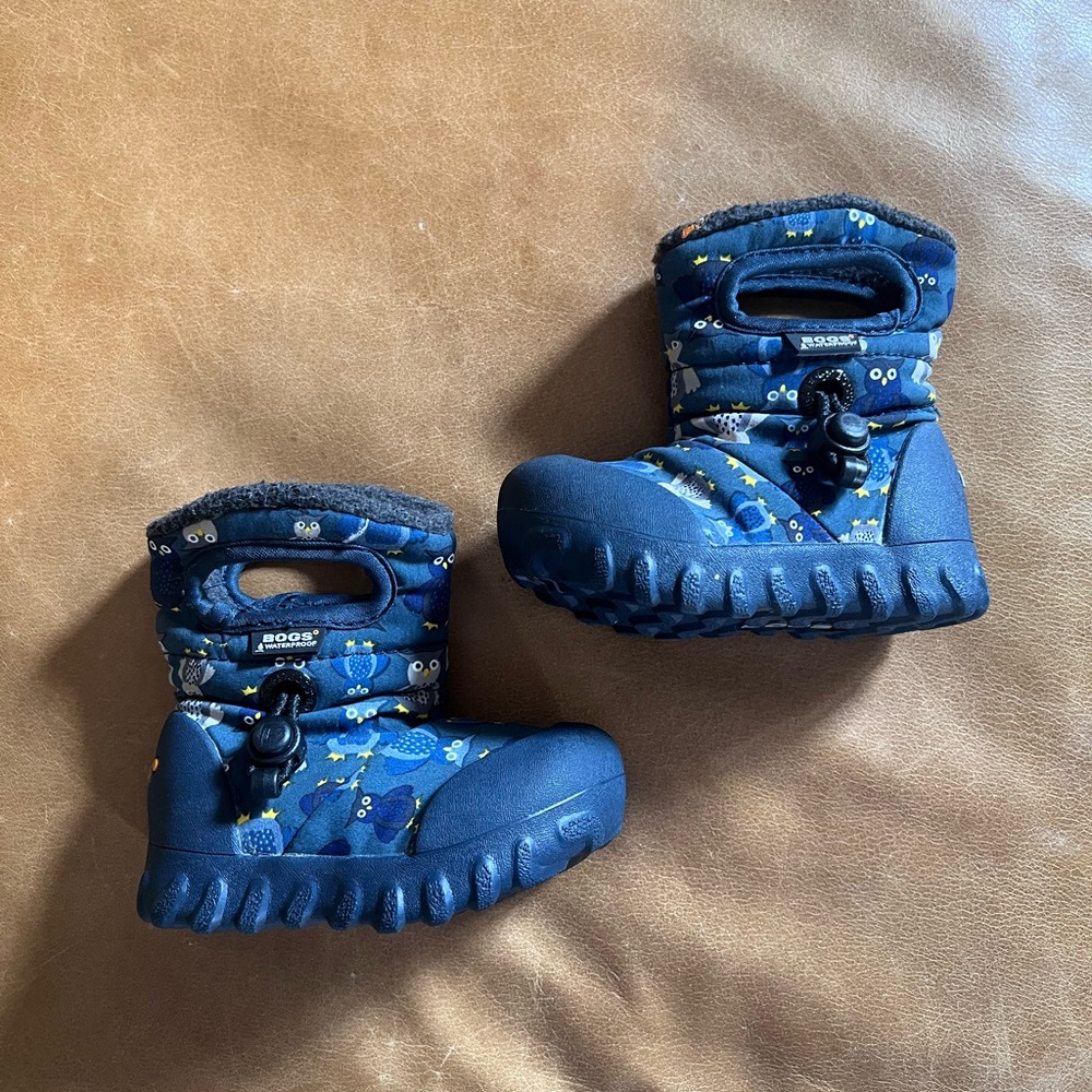 Infant Bogs - size 4 - Like New